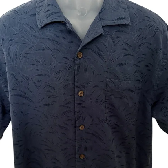 TOMMY BAHAMA Blue Hawaiian Aloha Tropical Shirt Men L Large - Picture 2 of 5